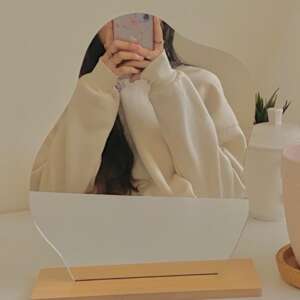 กระจกคุณครูแสนอบอุ่น – กระจกตั้งโต๊ะกรอบไม้ มีไฟ LED และที่วางโทรศัพท์