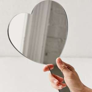 กระจกถือรูปหัวใจ มีด้ามจับ